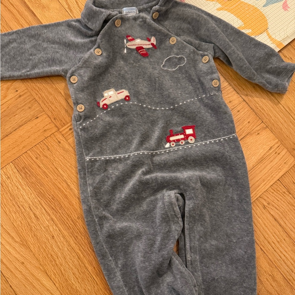 The most adorable vintage like outfit with Embroidery